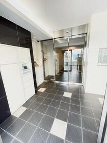 2/2 エントランス