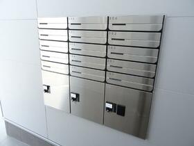 16/16 エントランス