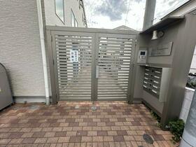 2/2 エントランス