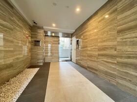 2/2 エントランス