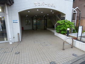 16/16 エントランス