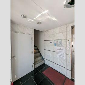 15/15 エントランス