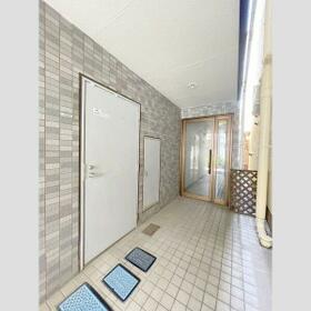 2/2 エントランス