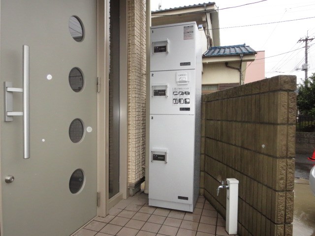 16/16 エントランス