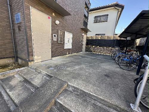 14/22 エントランス