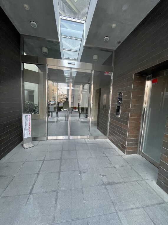 2/2 エントランス