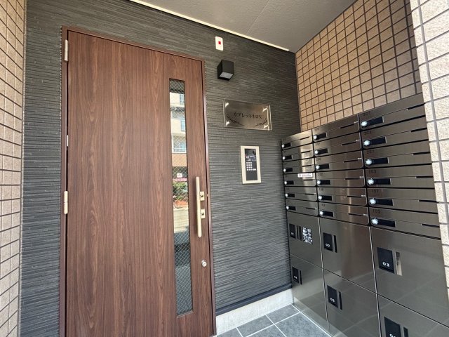 2/3 エントランス