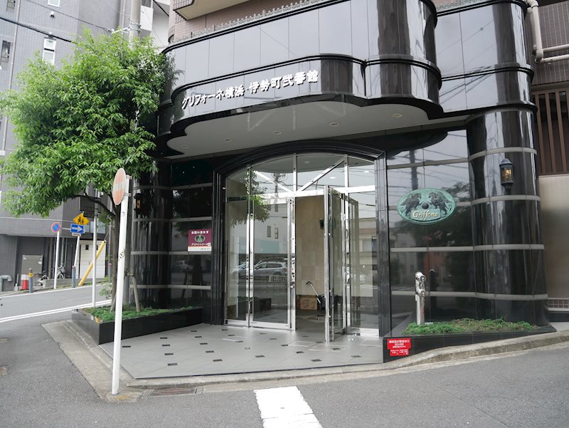 16/16 エントランス