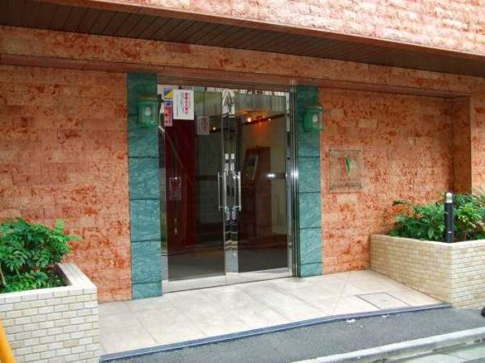 2/5 エントランス