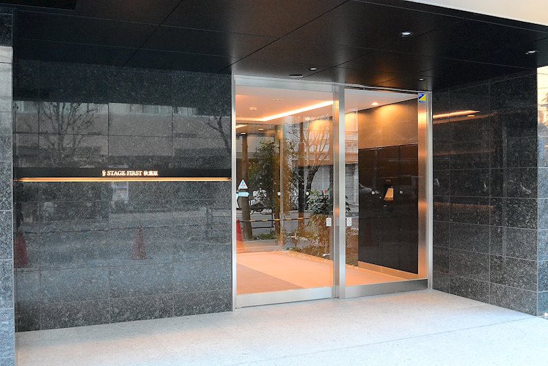 16/20 エントランス