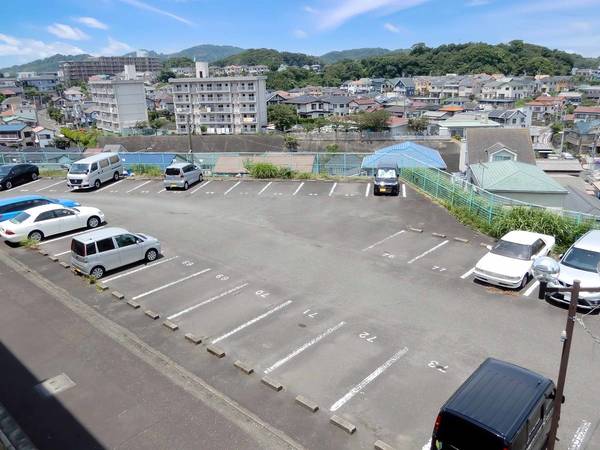 16/23 駐車場