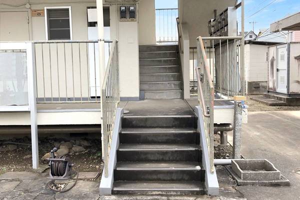 16/16 エントランス