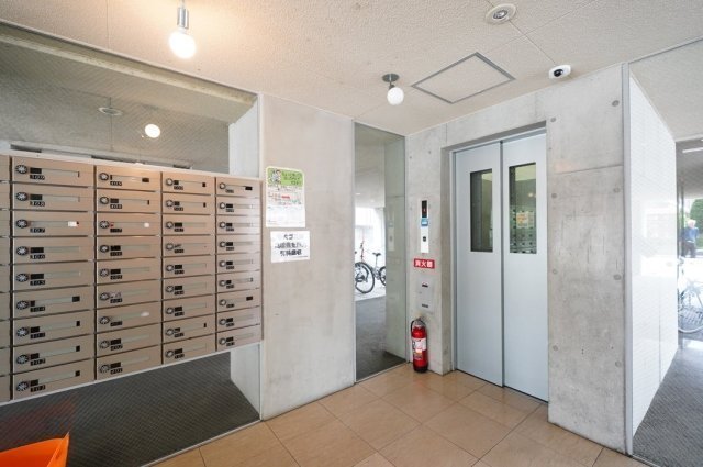 19/23 エントランス