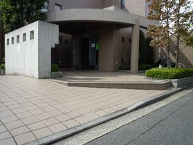 13/14 エントランス