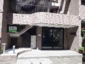 13/13 エントランス