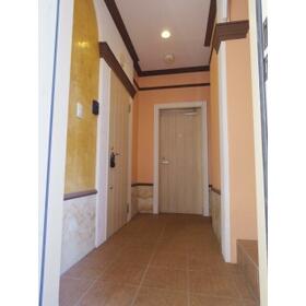 16/16 エントランス