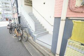 17/17 エントランス