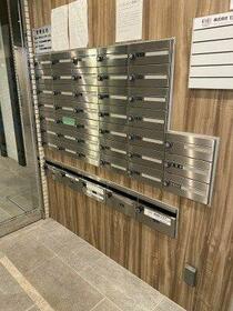 16/17 エントランス