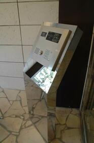 5/5 エントランス