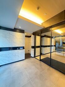 16/16 エントランス