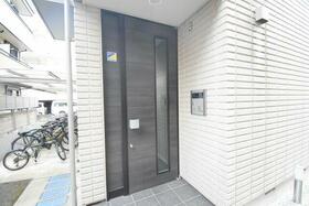 16/16 エントランス