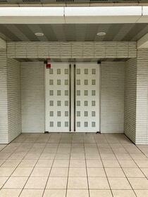 16/16 エントランス