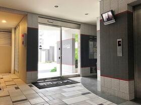 17/17 エントランス