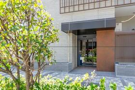 15/15 エントランス