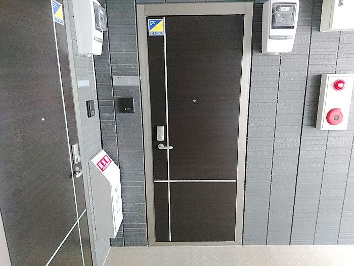 2/3 エントランス