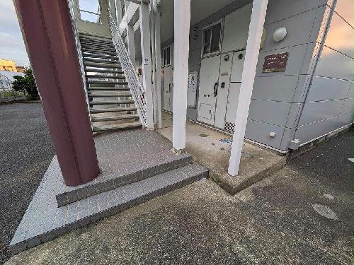 2/2 エントランス