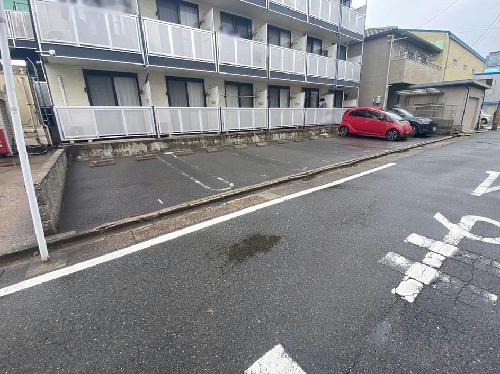 14/14 駐車場