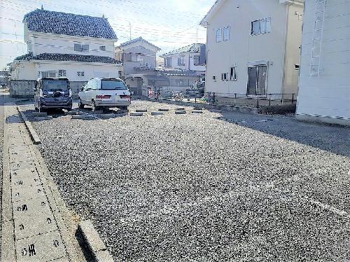 14/14 駐車場
