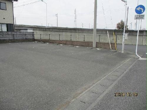 3/3 駐車場