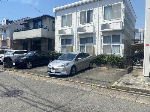 14/14 駐車場