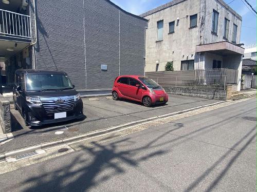 14/14 駐車場