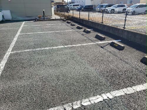 13/13 駐車場