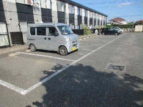 13/13 駐車場