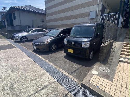 13/17 駐車場