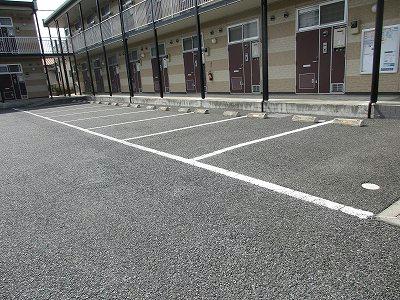 13/13 駐車場