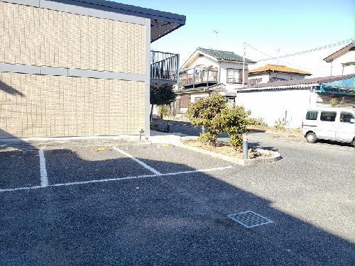 14/14 駐車場