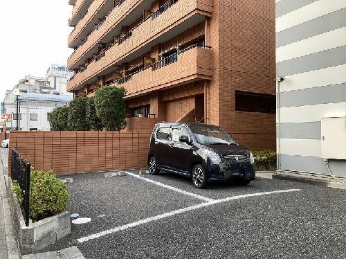 14/14 駐車場