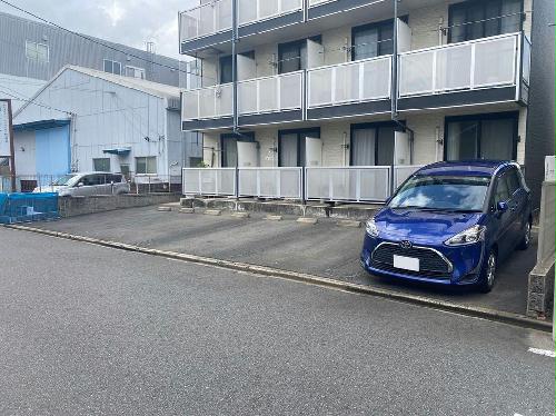 14/14 駐車場