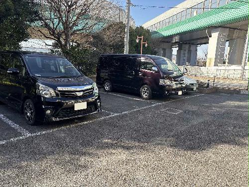 13/14 駐車場
