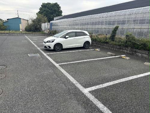 13/14 駐車場