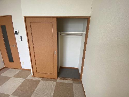 13/14 駐車場