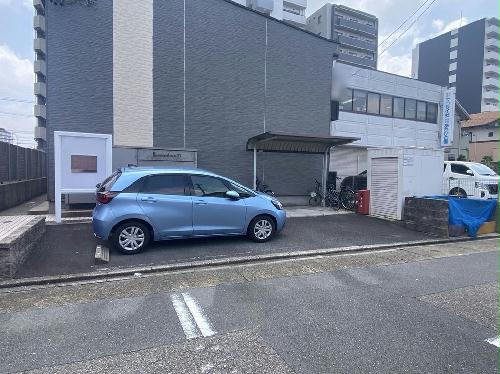 14/14 駐車場