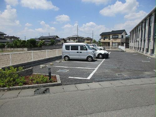 13/14 駐車場
