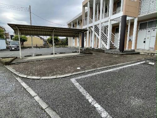 13/13 駐車場