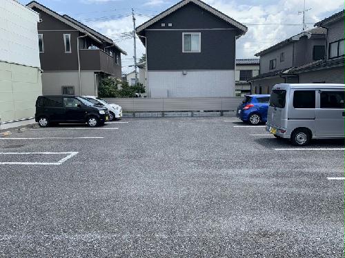 14/14 駐車場