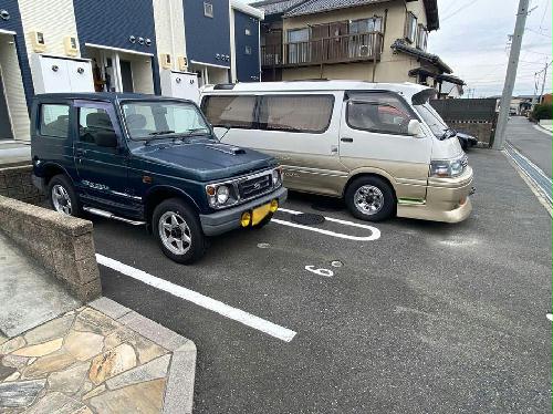 13/14 駐車場
